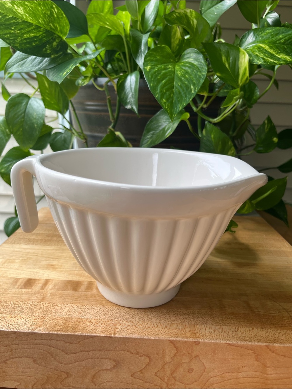 Haeger Batter Bowl Pour Spout - Handle VTG MCM Ribbed Handle Marked